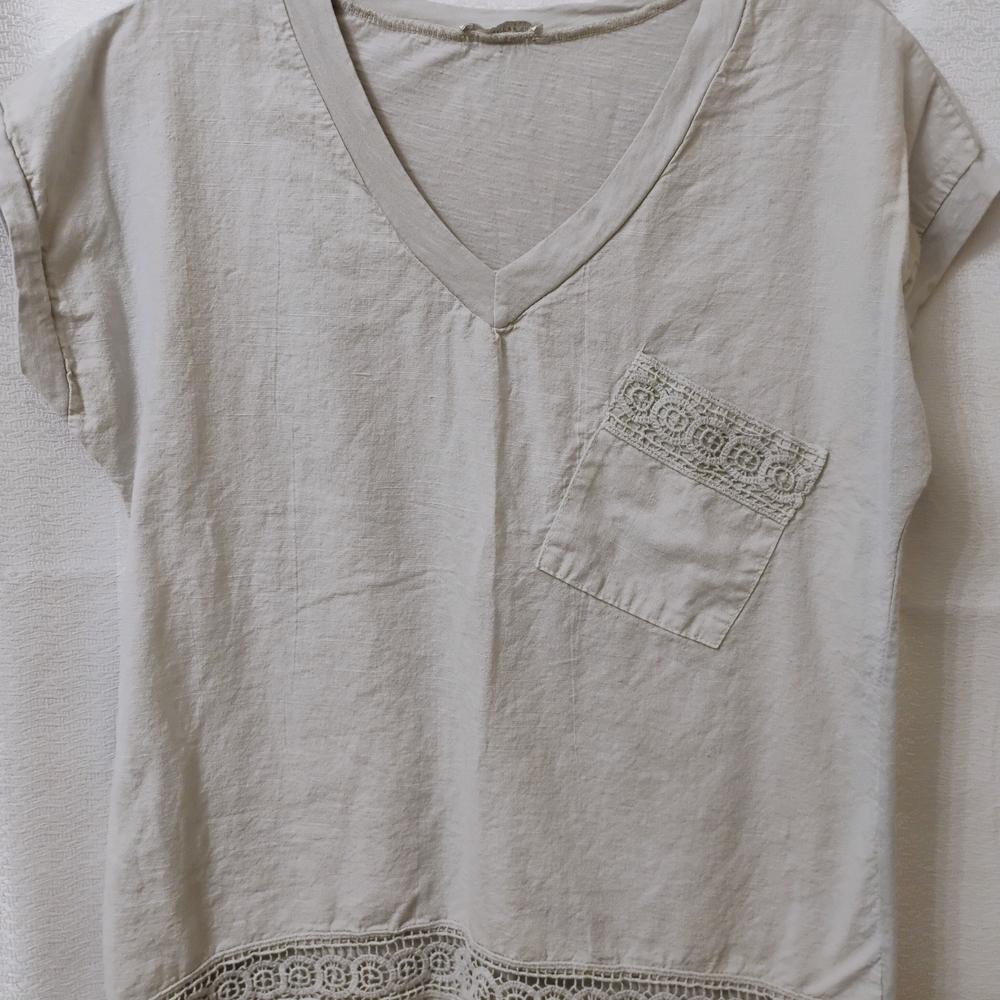 Made In Italy Elegant Lace Trim Women's Top